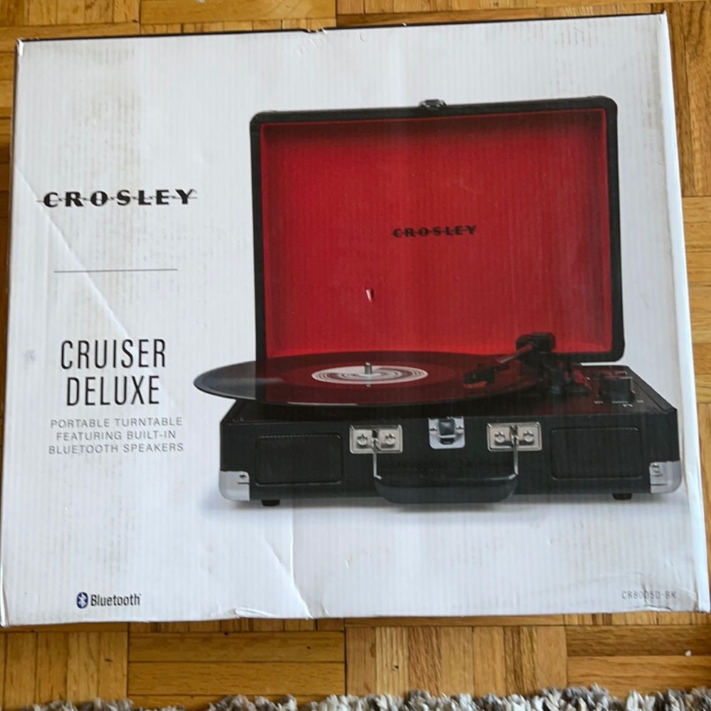 Crosley Cruiser Deluxe portable turntable Bluetoot